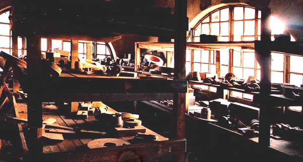 Empreintes fossiles des anciennes pices de fonderie, les modles de bois.